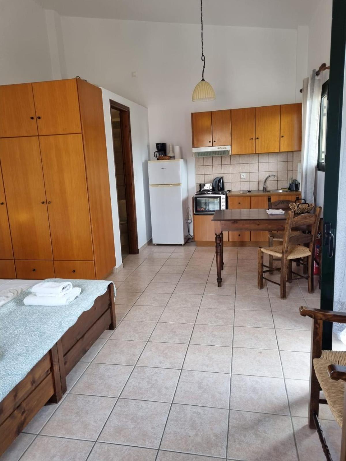 Irida Apartments -Ex Blazis House Алмирида Экстерьер фото