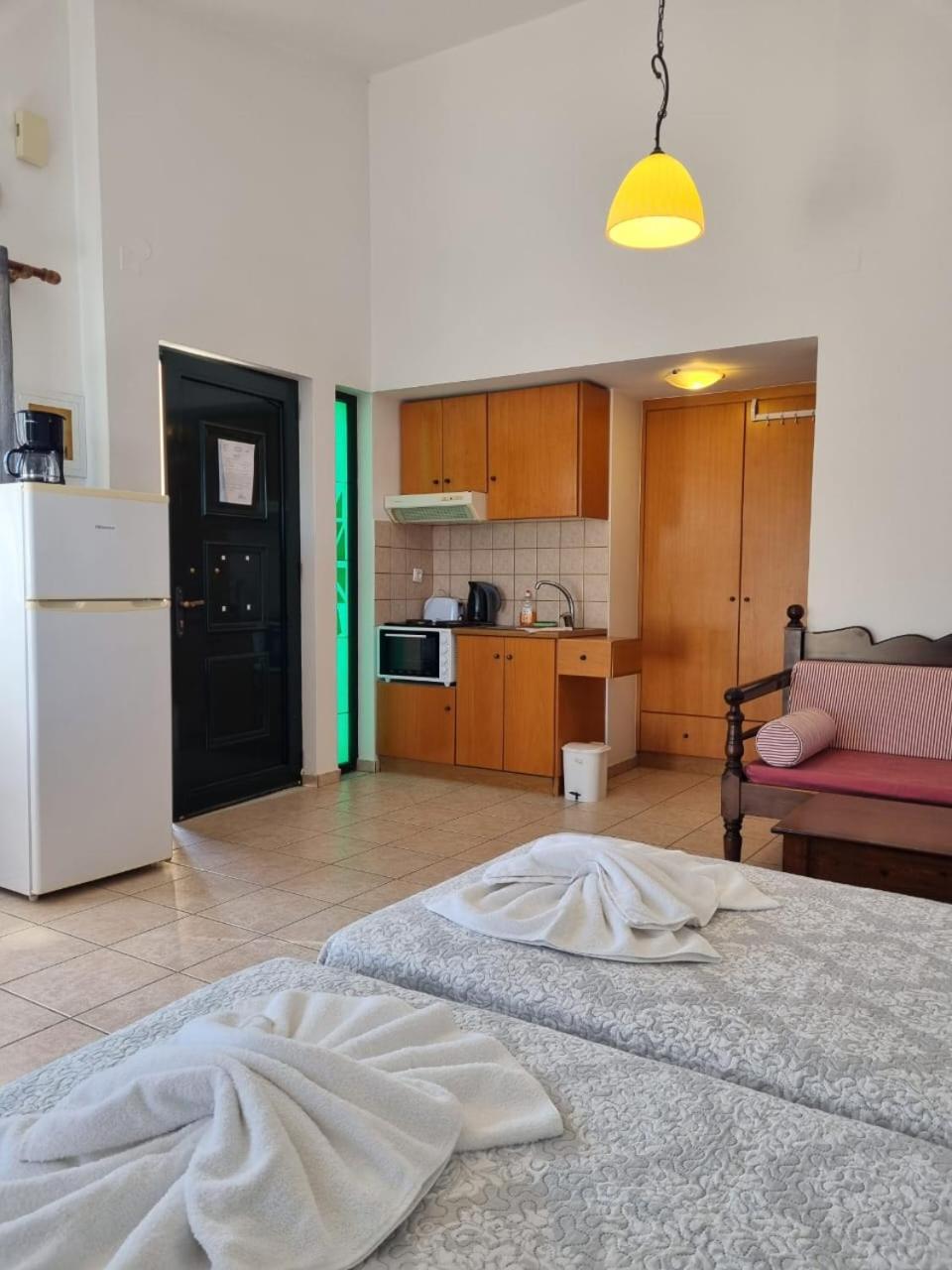 Irida Apartments -Ex Blazis House Алмирида Экстерьер фото